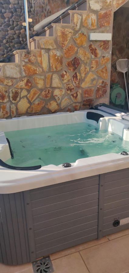 Casa Holmston, Duplex Villa With Hot Tub In Anfi Tauro Topaz Mogan Luaran gambar